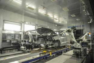 一品速递 走进长安福特杭州工厂,看高品质车如